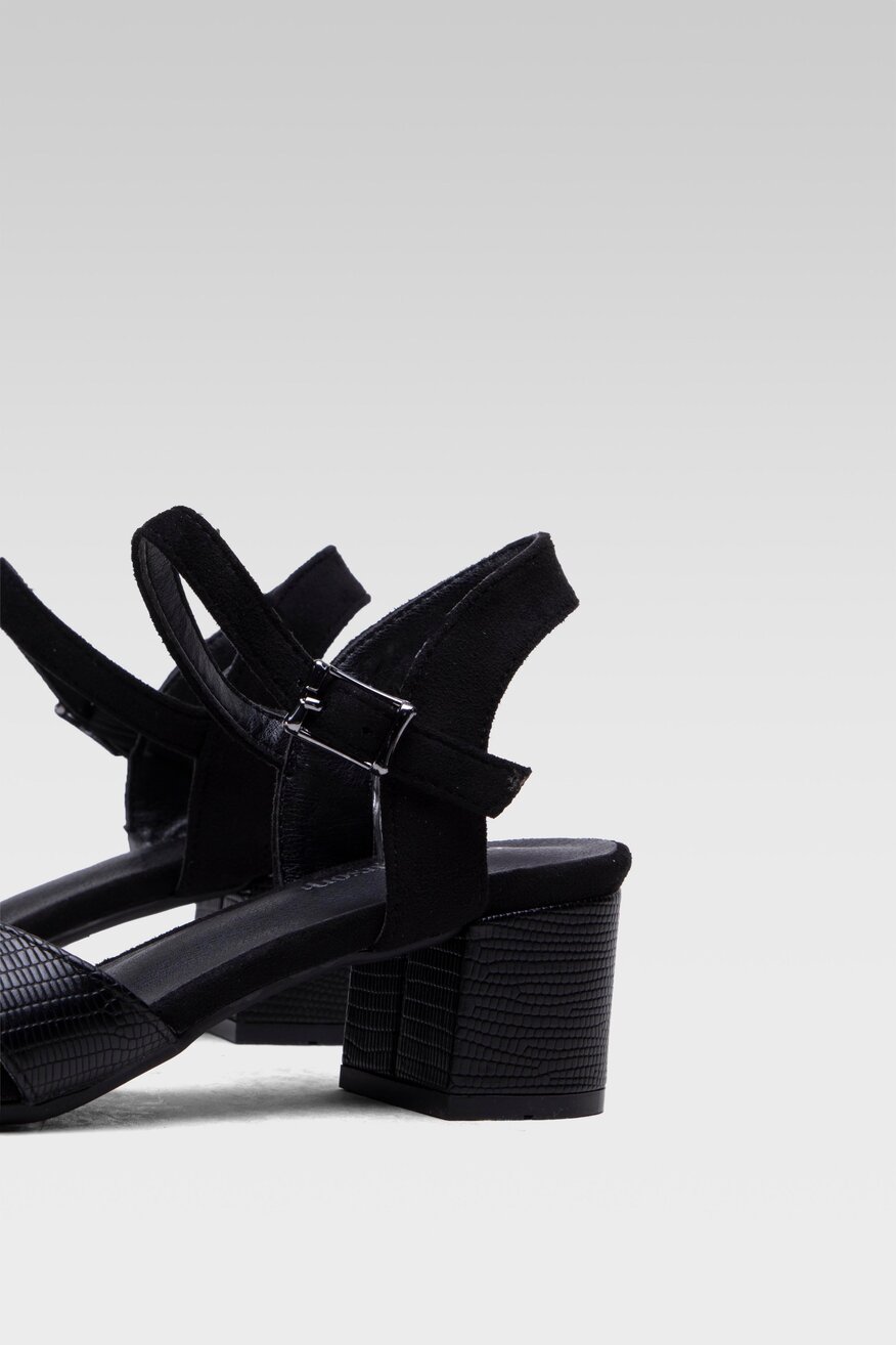 
                Clara Barson - Sandały na niskim obcasie - 5904248638863