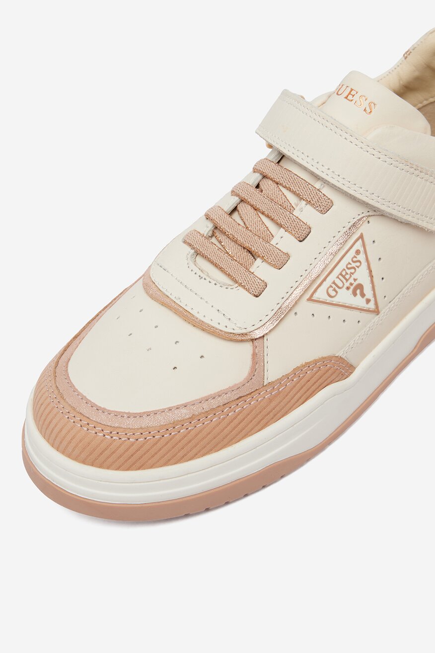 
                        Сникърси GUESS KIDS CEO-CI12-CAROL-05 БЯЛ - 5906751791967