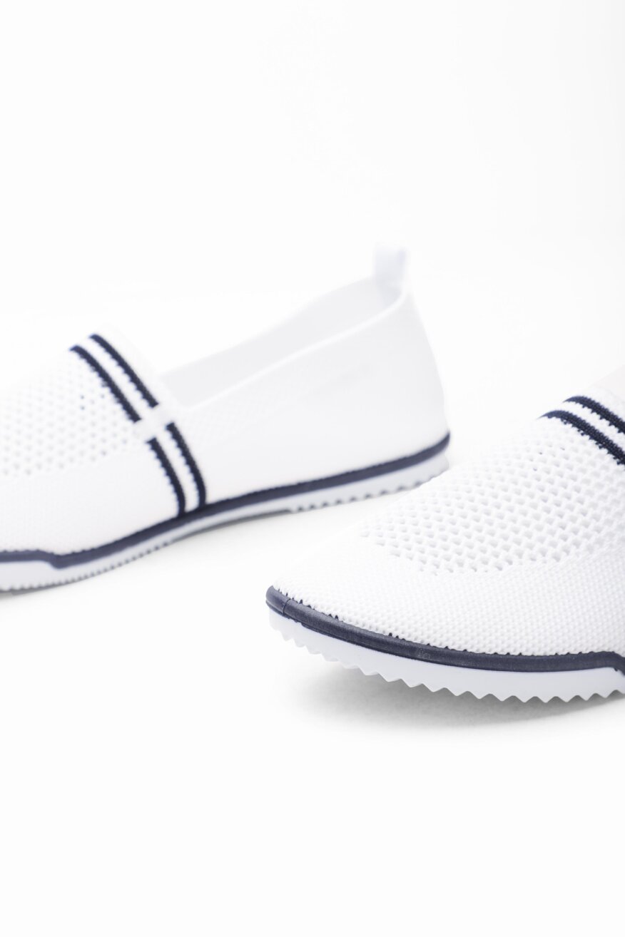 
                Bassano - Trampki ażurowe białe - 5903698357003