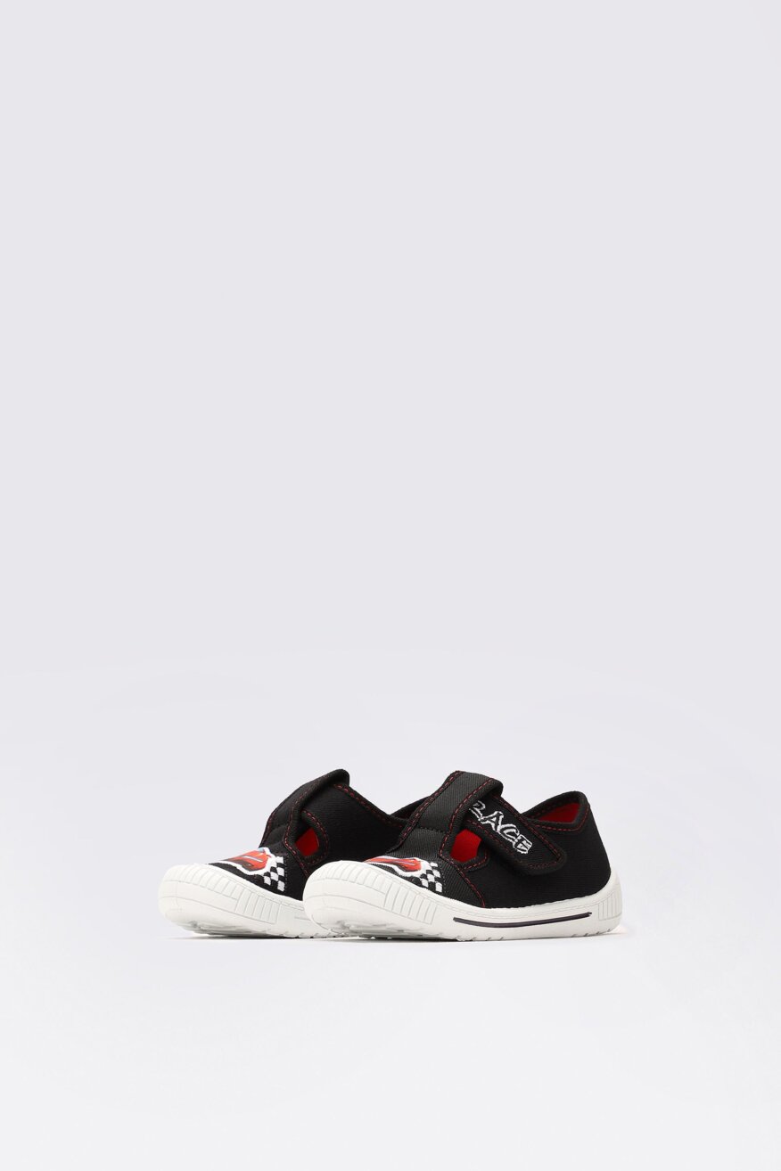 MB - Kapcie z printem czarne - 5903419809996