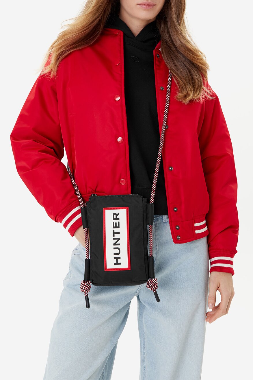 
                Дамска чанта HUNTER ЧЕРЕН - 2230071535127