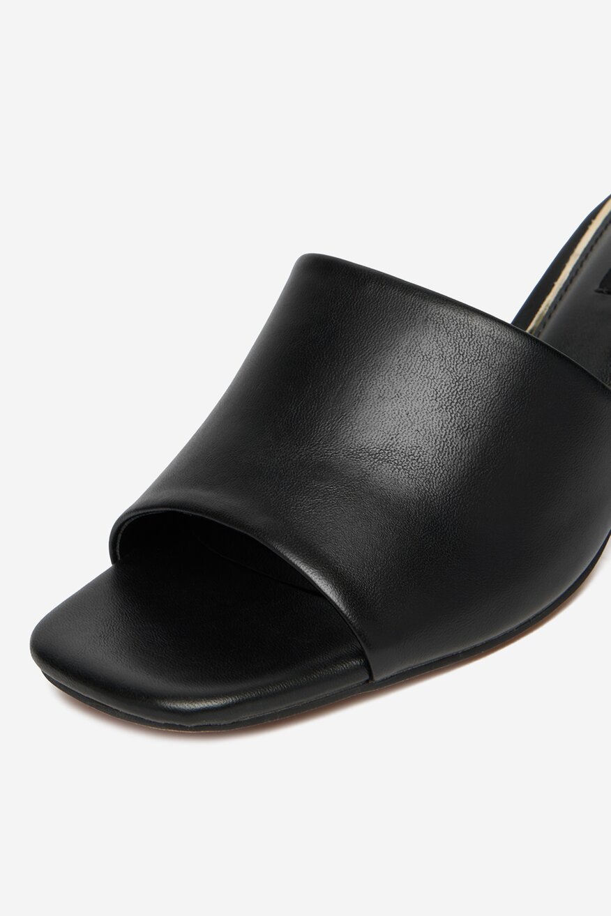 
                Джапанки NINE WEST ЧЕРЕН - 5906751922576