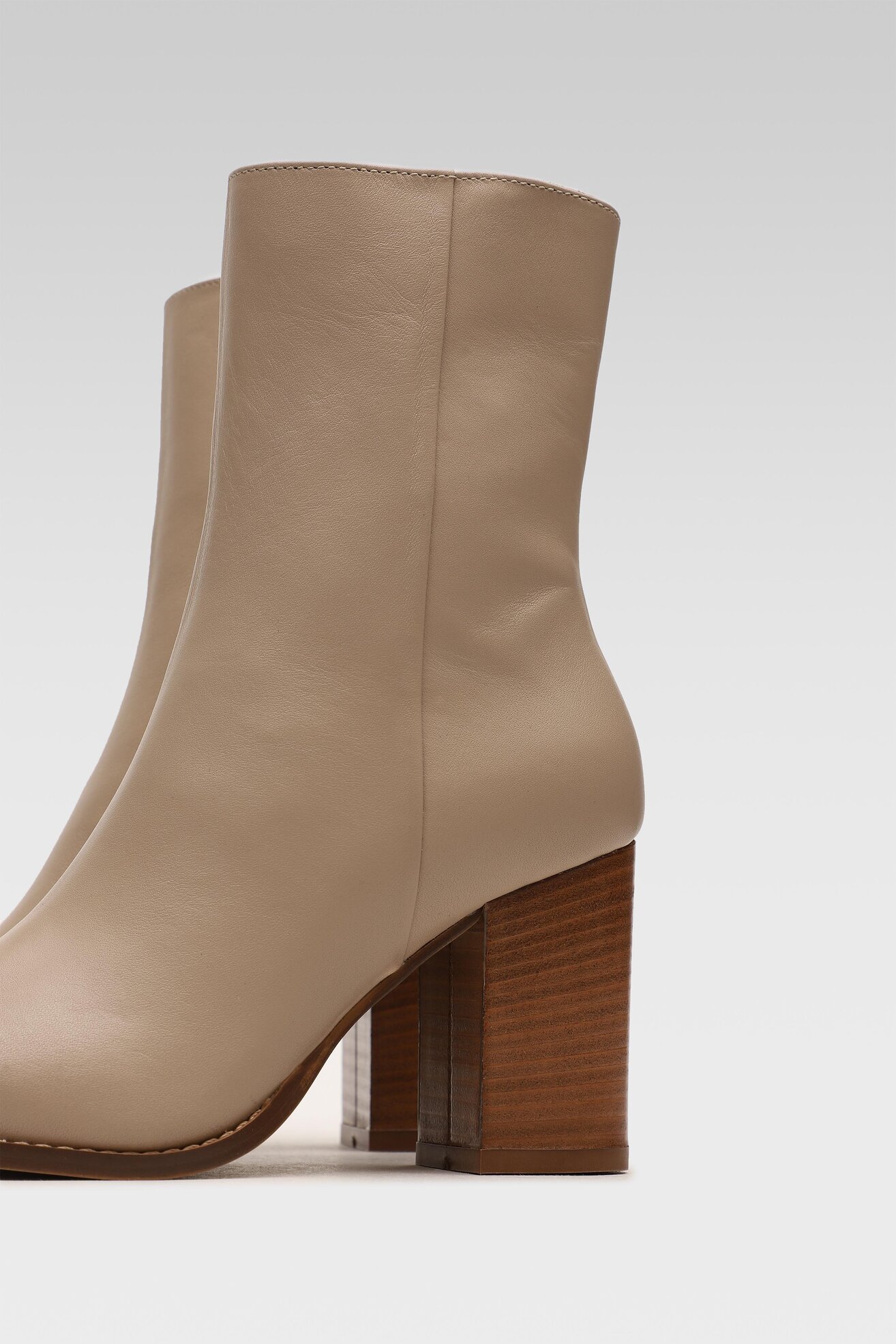 Botki Gino Rossi C003-02 Beżowy