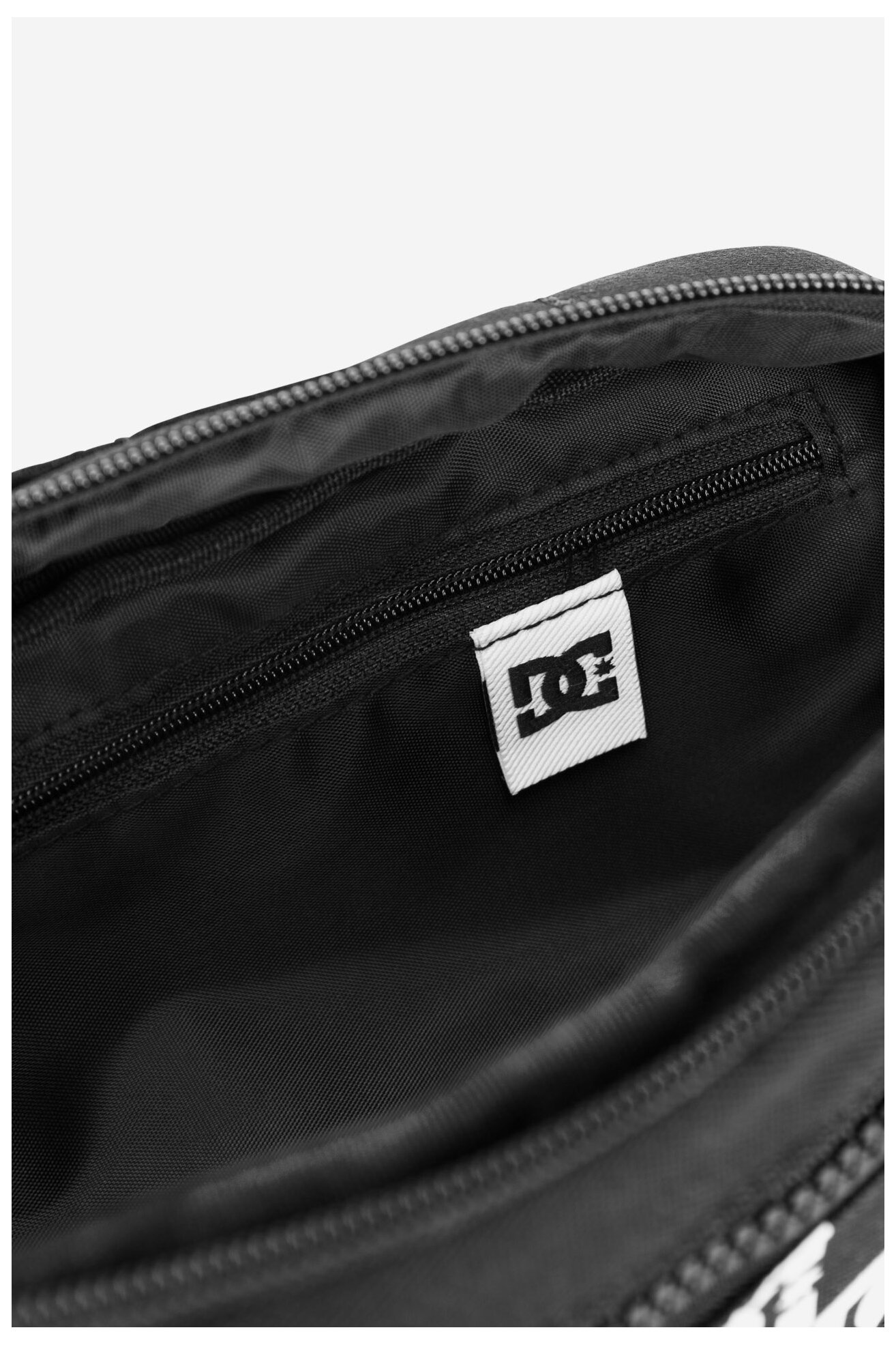 Мъжка чанта DC Shoes DCI-B-001-07 ЧЕРЕН