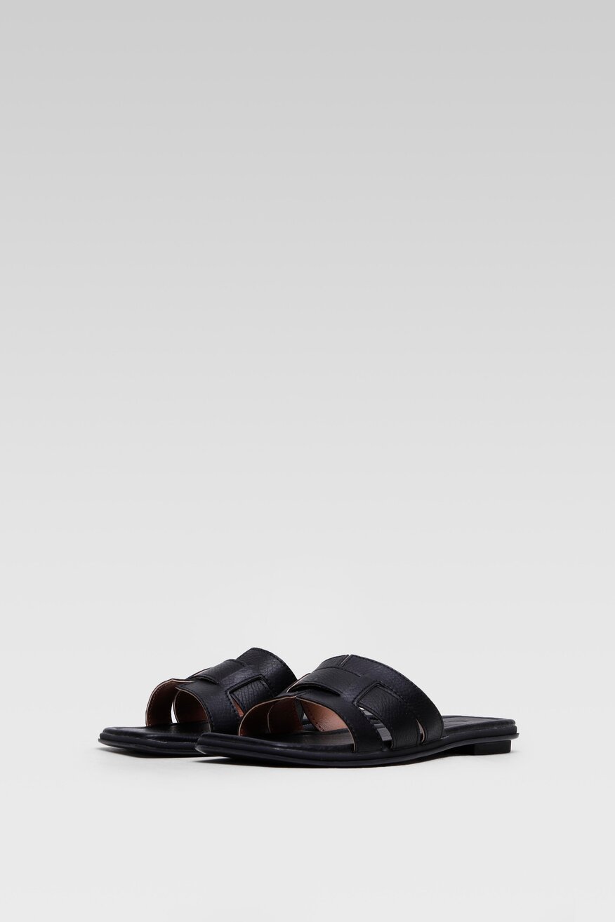 
                Quazi - Klapki czarne - 5904248645953