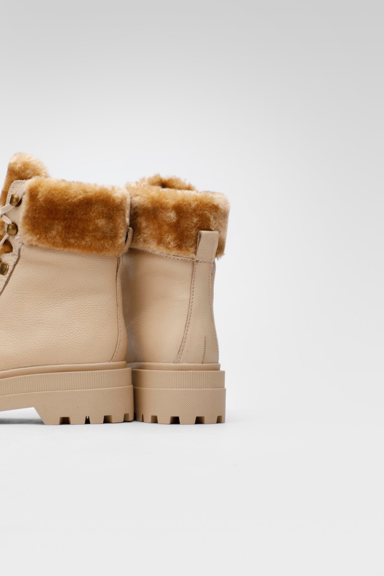 Duboke cipele Lasocki WI16-UTRA-04 BEŽ