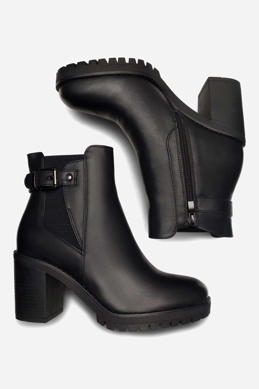 
                Kratke čizme Clara Barson CRNA - 5905588740490