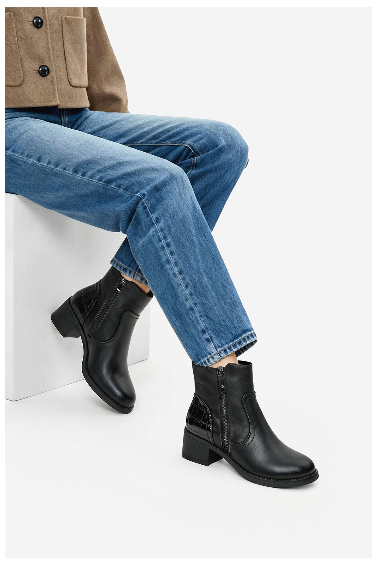 Botki Clara Barson CEO-RE21E838-37 Czarny