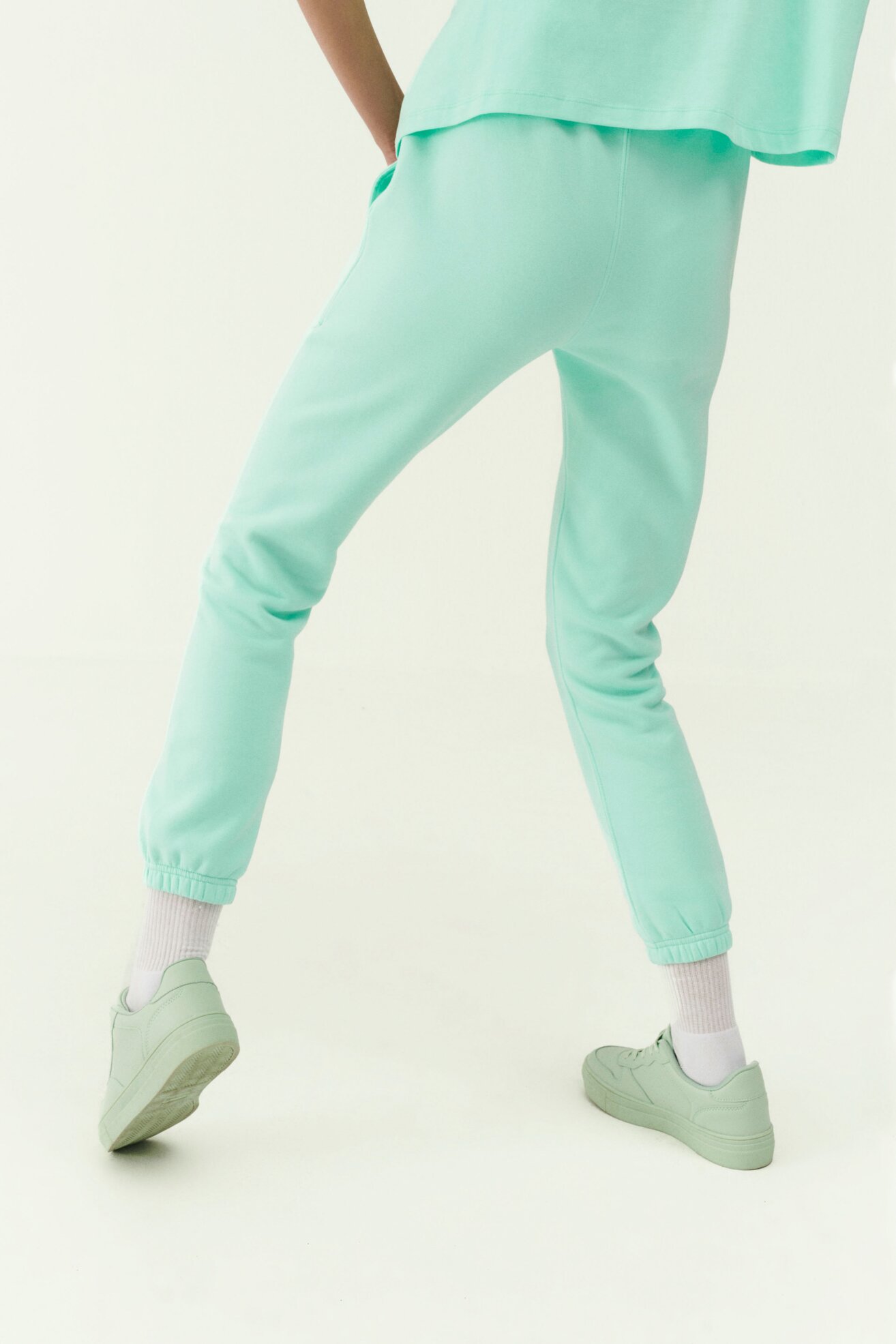 Spodnie joggersy Sprandi SS21-SPD005 Turkusowy