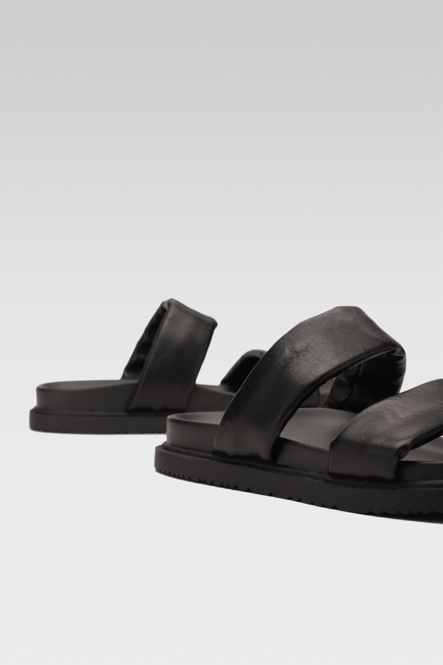 
                Jenny Fairy - Klapki czarne - 5903698672250