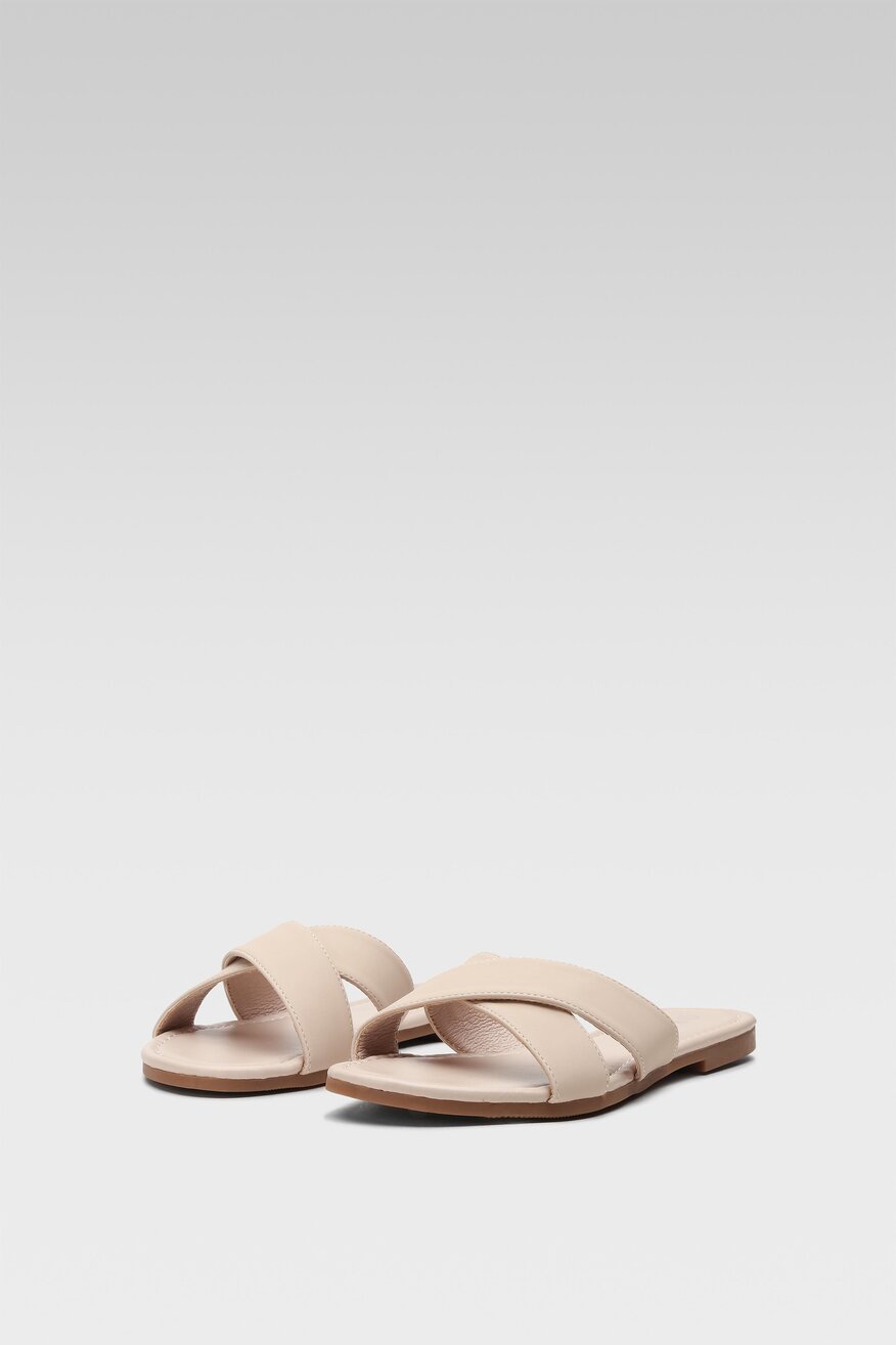 
                Bassano - Klapki beżowe - 5904862835556