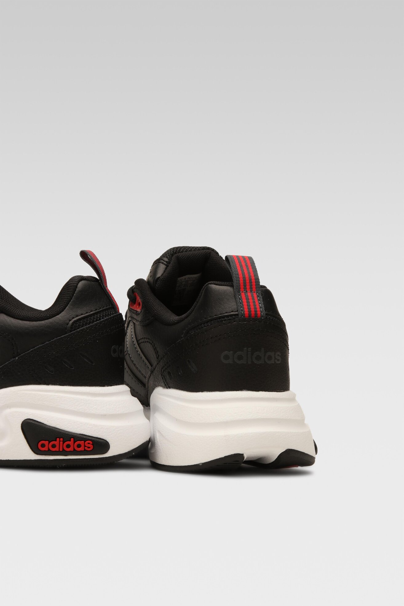 Obuwie sportowe adidas STRUTTER HQ1828 Czarny