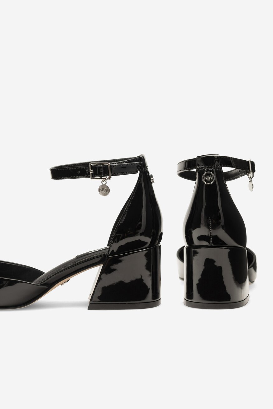 
                Елегантни обувки NINE WEST ЧЕРЕН - 5905588150527