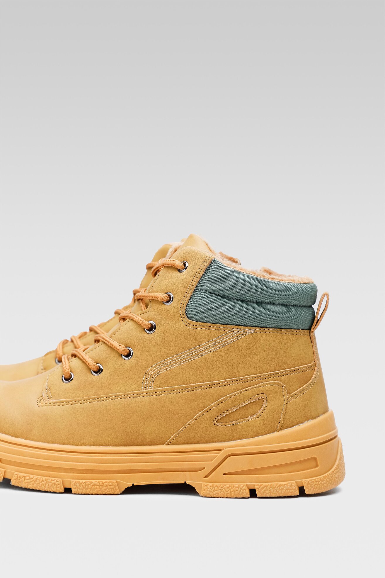 Trzewiki Action Boy AVO-70161-001 Camel