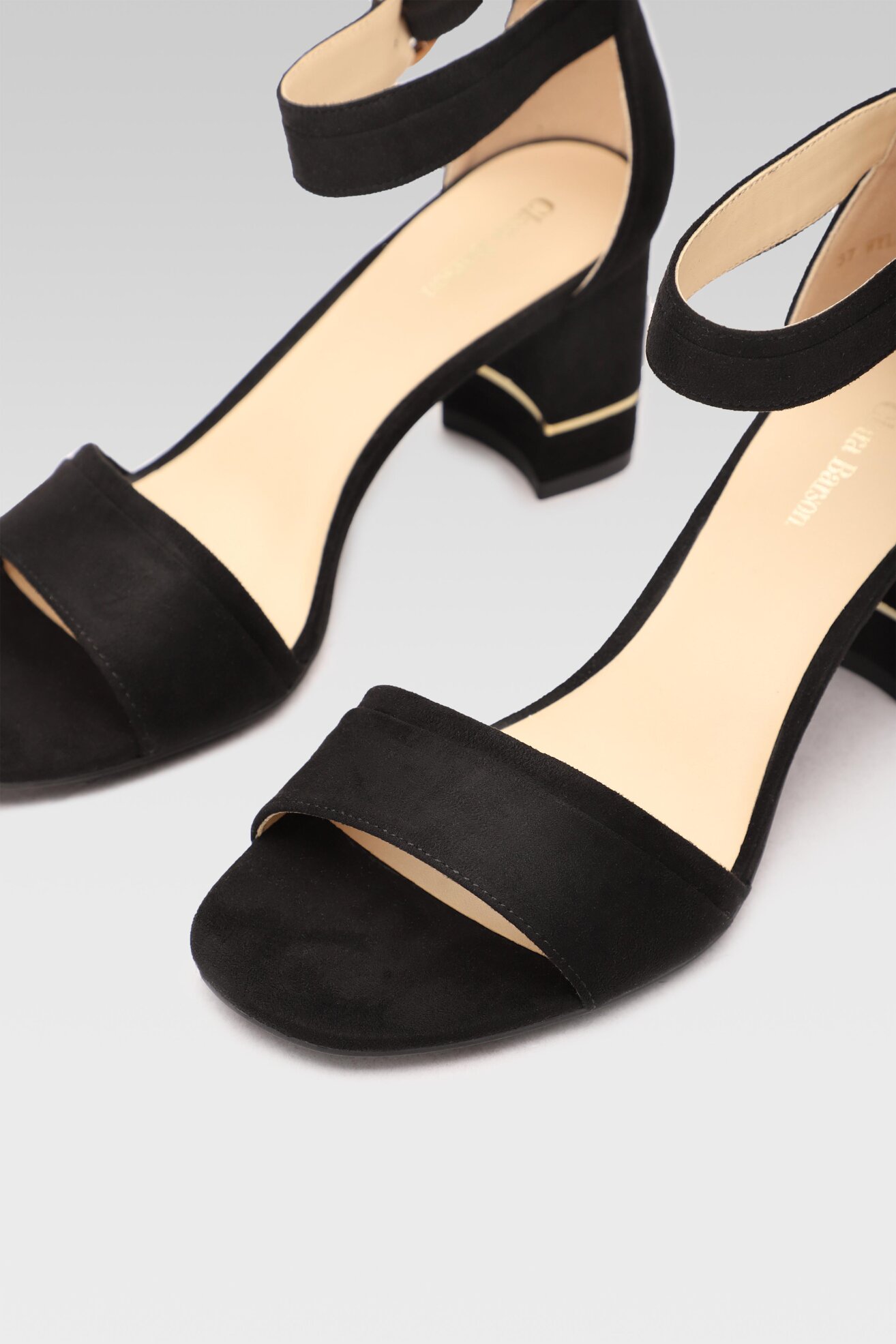 Sandały Clara Barson WYL2505-1 Czarny