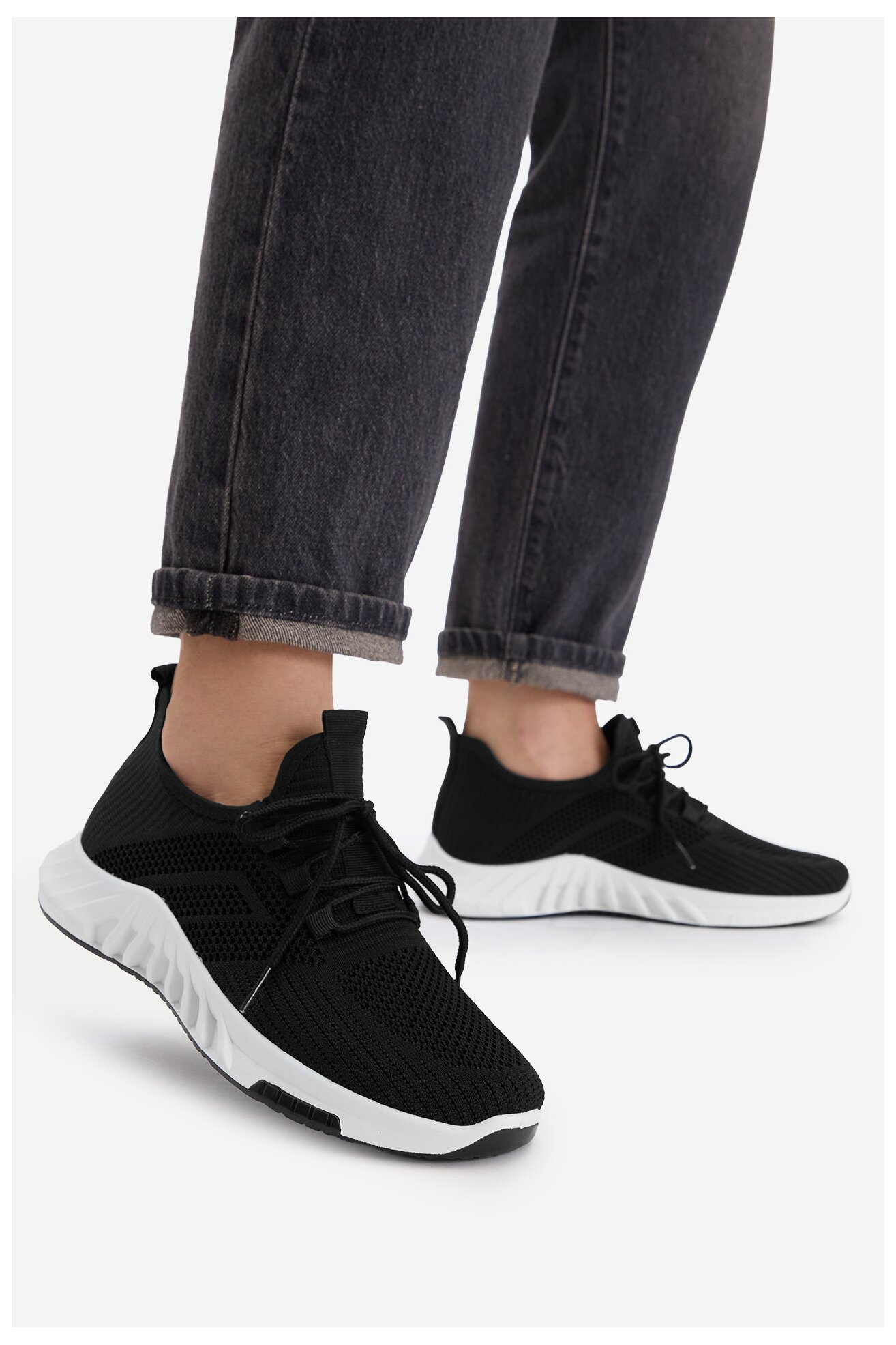 Patike Jenny CEO-WFA270923-4 CRNA