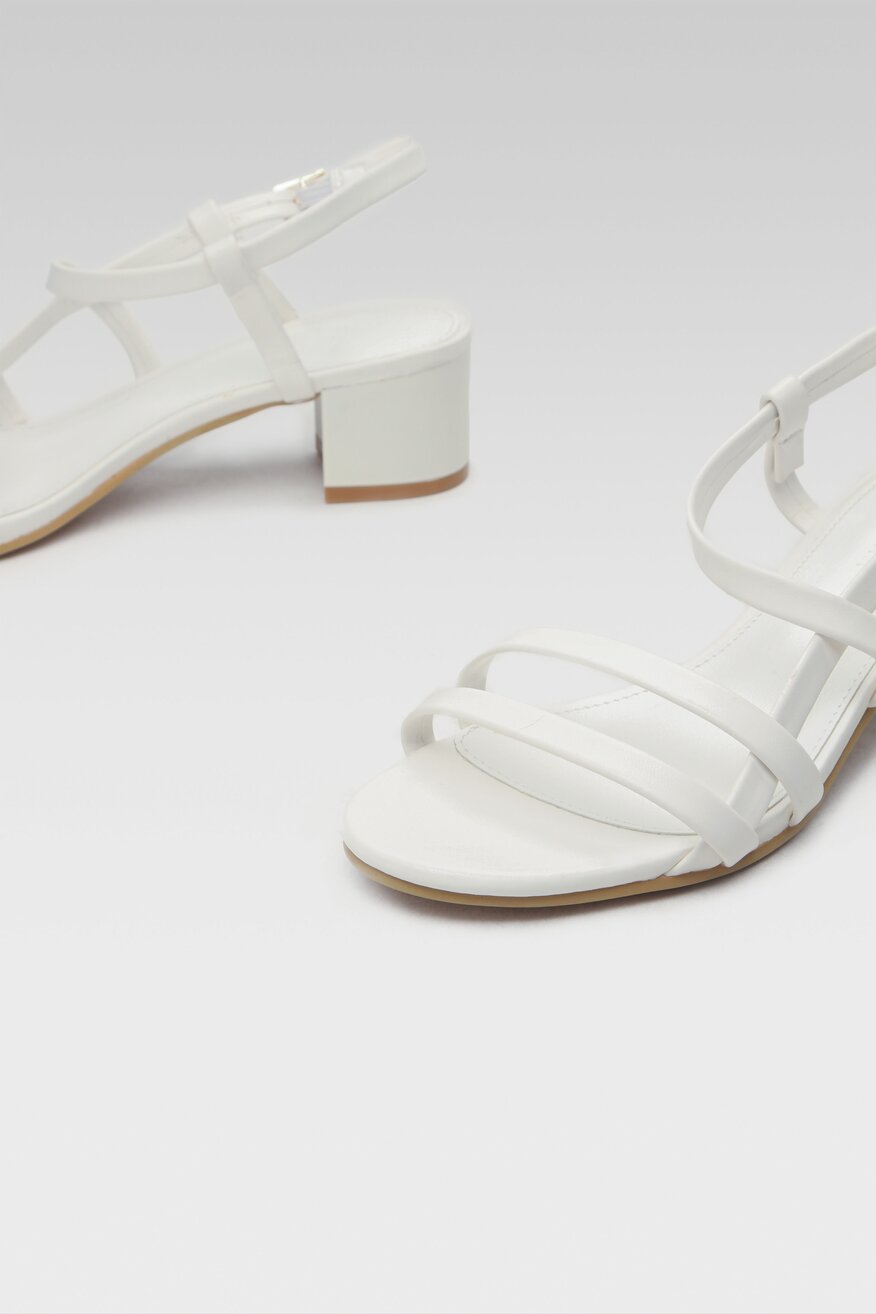 
                Jenny Fairy - Sandały pastelowe białe - 5904248652883