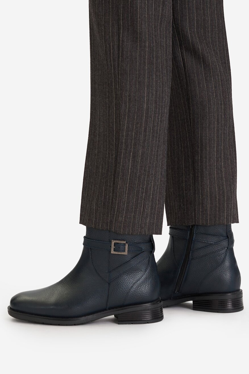 
                Kratke čizme Lasocki KOBALT PLAVA - 5906751325889