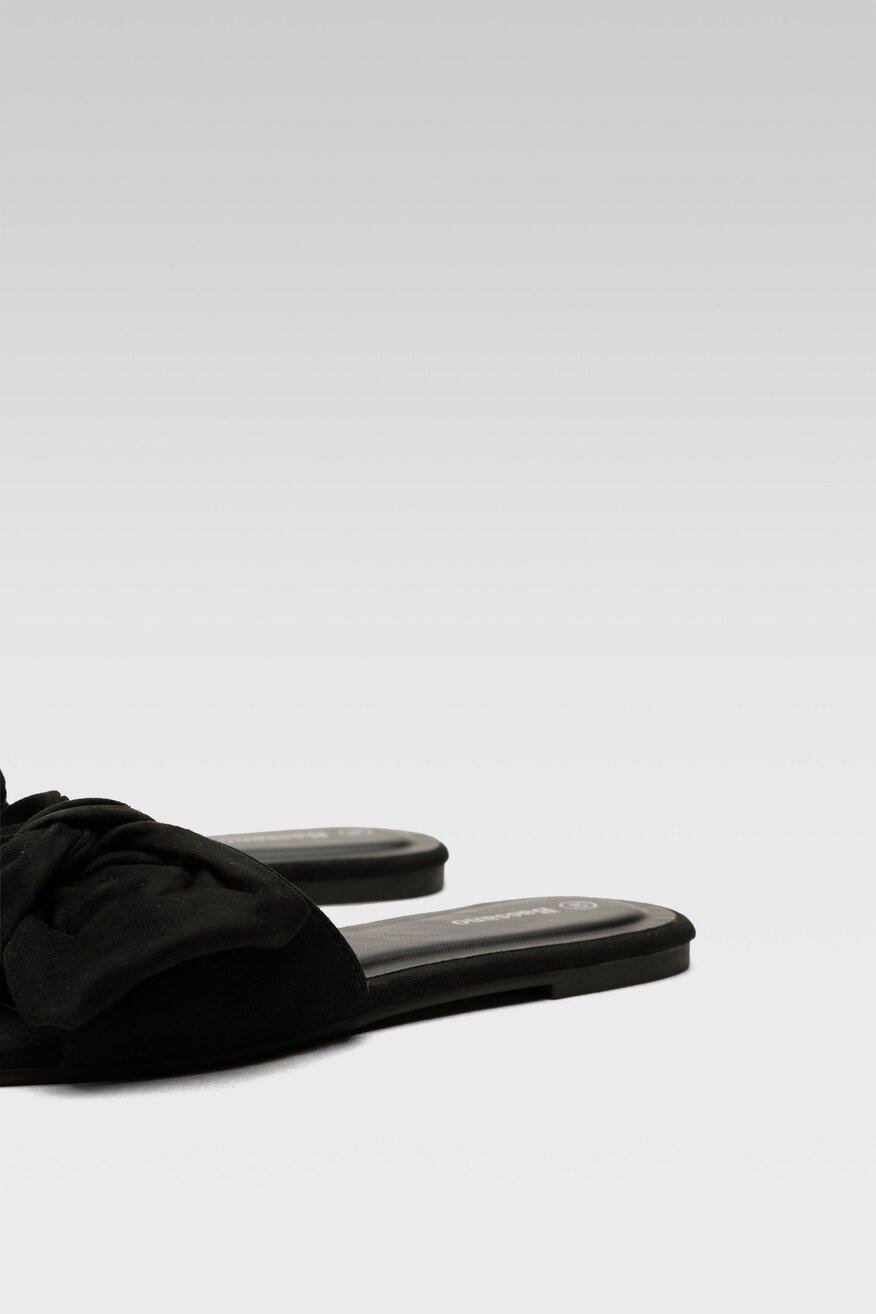 
                Bassano - Klapki z kokardą - 5904248273378