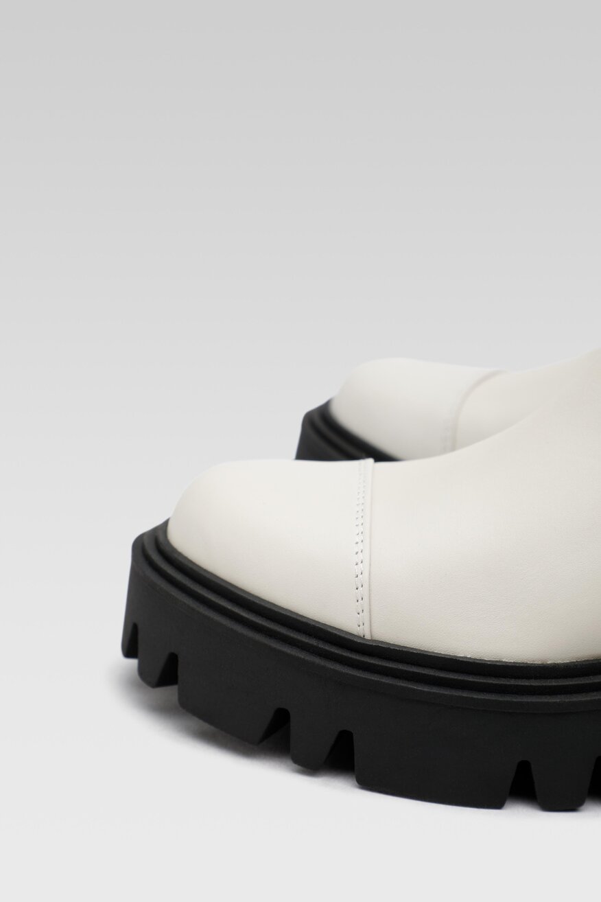 
                SIMPLE - Kozaki białe - 2230029797751