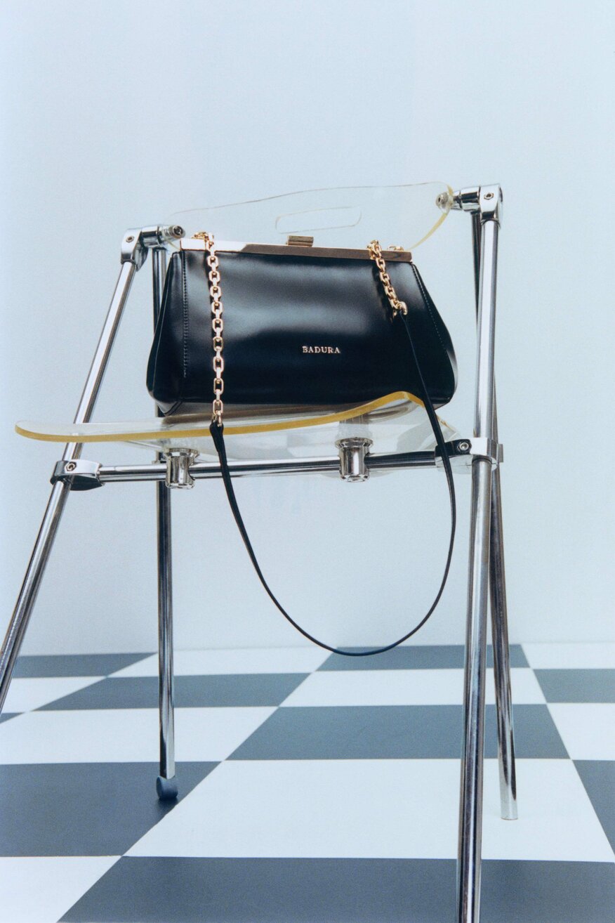 
                Badura - Torebka mała skórzana na łańcuszku - 5904248534707