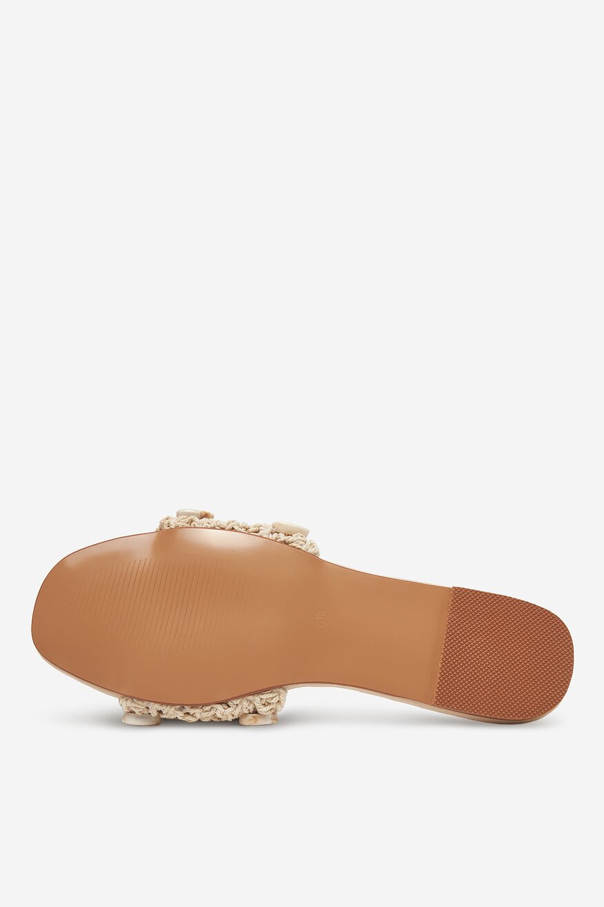 
                Шльопанець DeeZee БЕЖЕВИЙ - 5904410858006