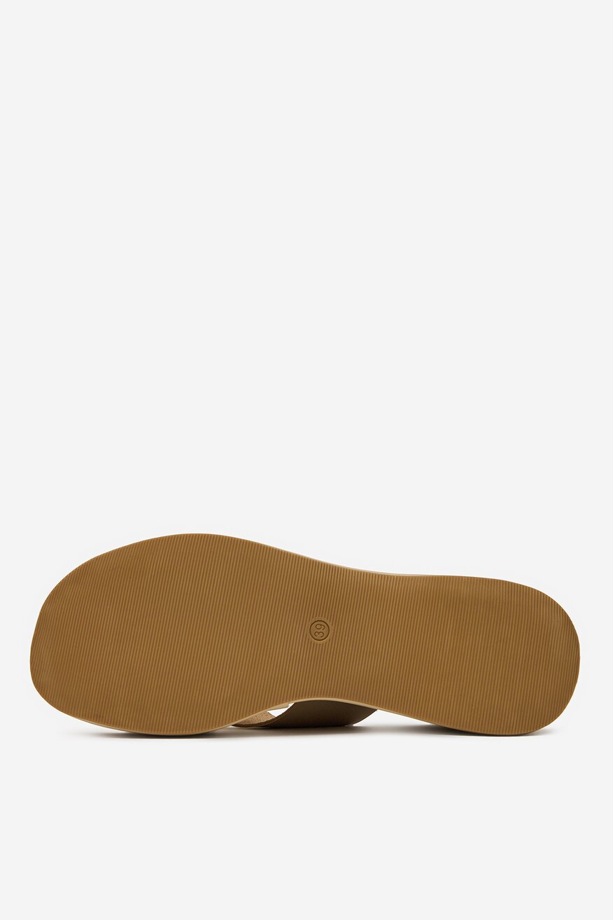 
                DeeZee - Klapki na koturnie - 5904410843545