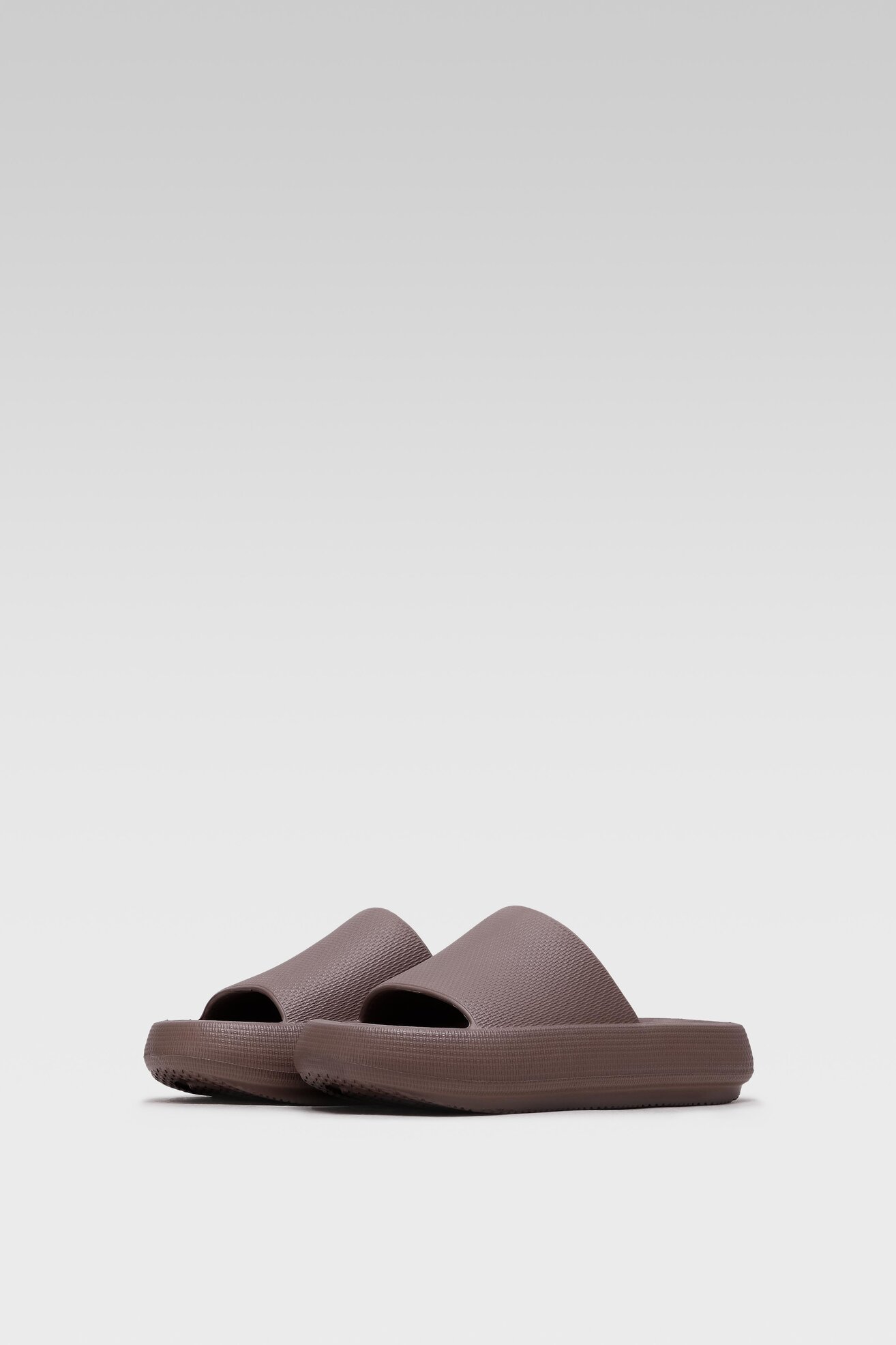 Klapki basenowe Bassano 888013 Brązowy