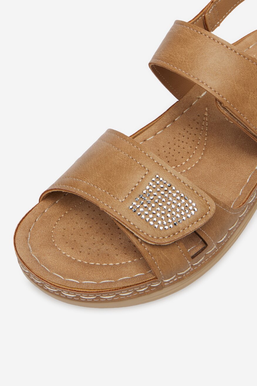 
                        Sandały Go Soft CEO-WFA3741-1 Beżowy - 5906751711743