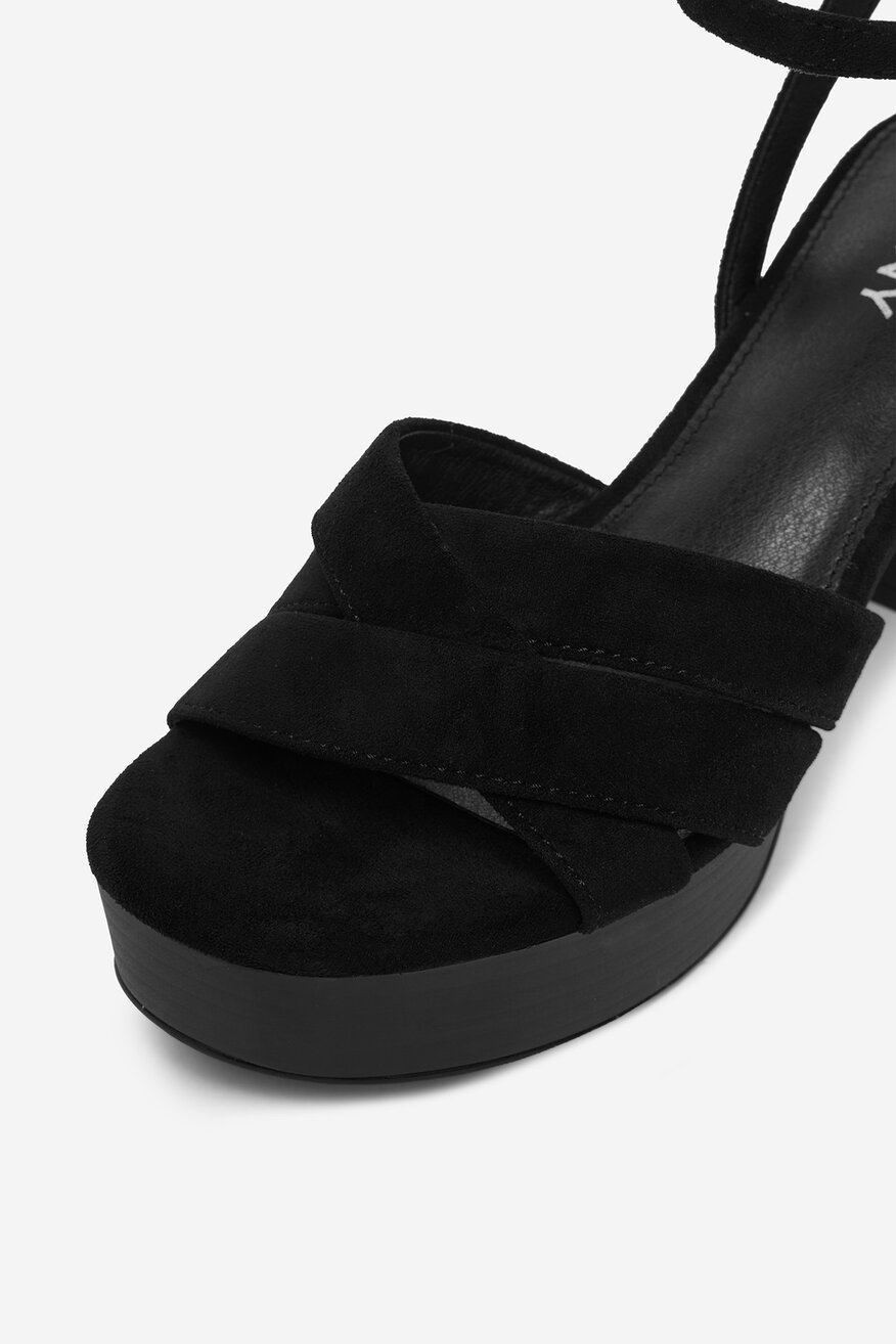 
                Сандалі Jenny ЧОРНИЙ - 5906751712658