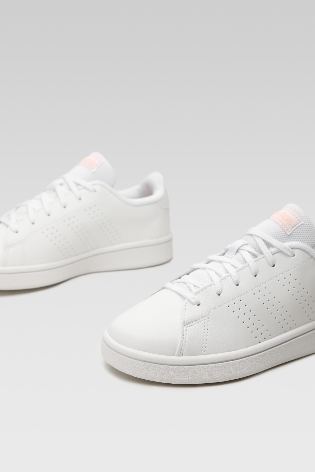 Obuwie sportowe adidas ADVANTAGE BASE EE7510 Biały