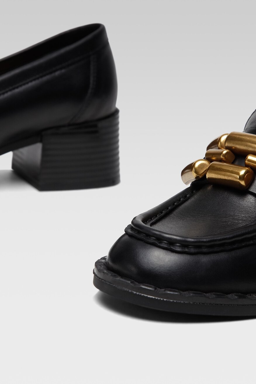 
                Gino Rossi - Lordsy skórzane na obcasie - 5904862014043