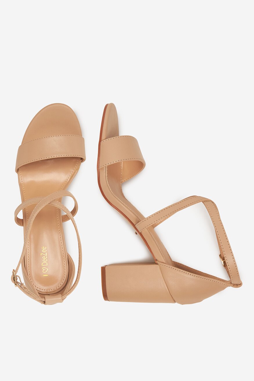 
                DeeZee - Sandały na słupku - 5904410875089