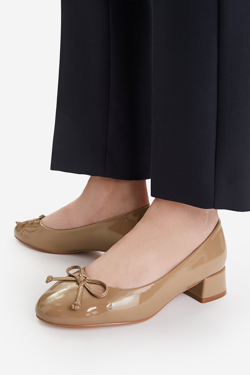 
                Елегантни обувки Jenny БЕЖОВ - 5906751709375