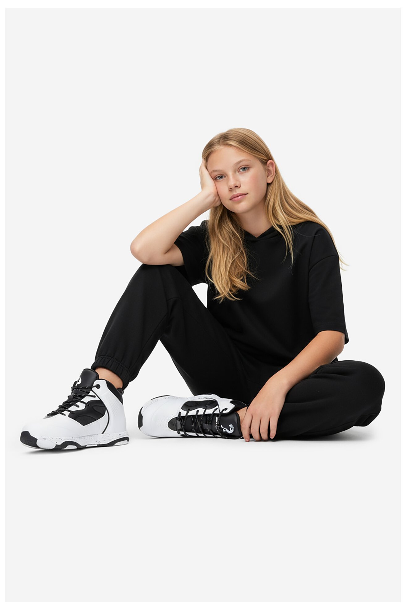 Obuwie sportowe SHAQ CEO-SPIN MOVE AQ95001B-W Biały