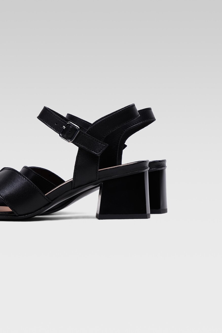 Lasocki - Skórzane sandały czarne - 5904248571733