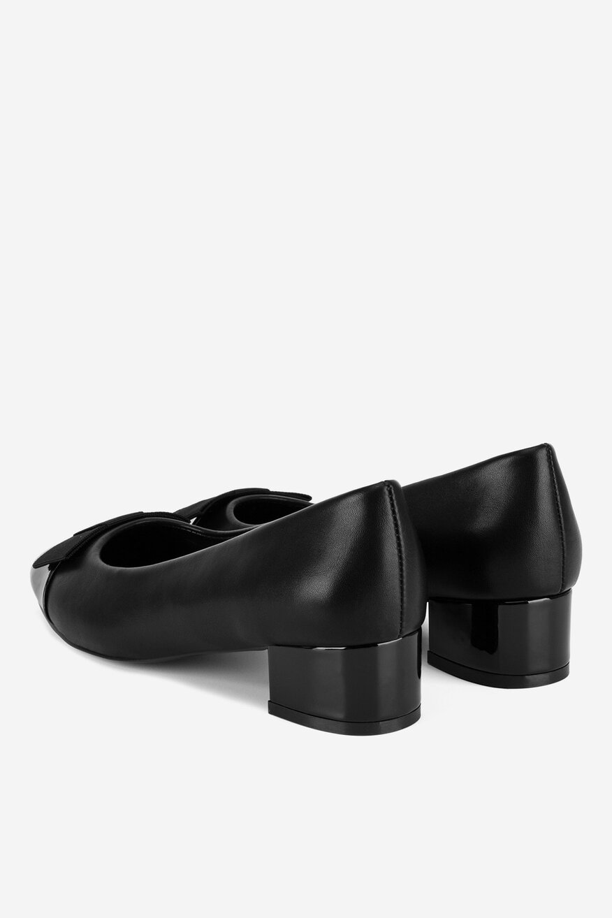 
                Körömcipő Lasocki FEKETE - 5903419927591