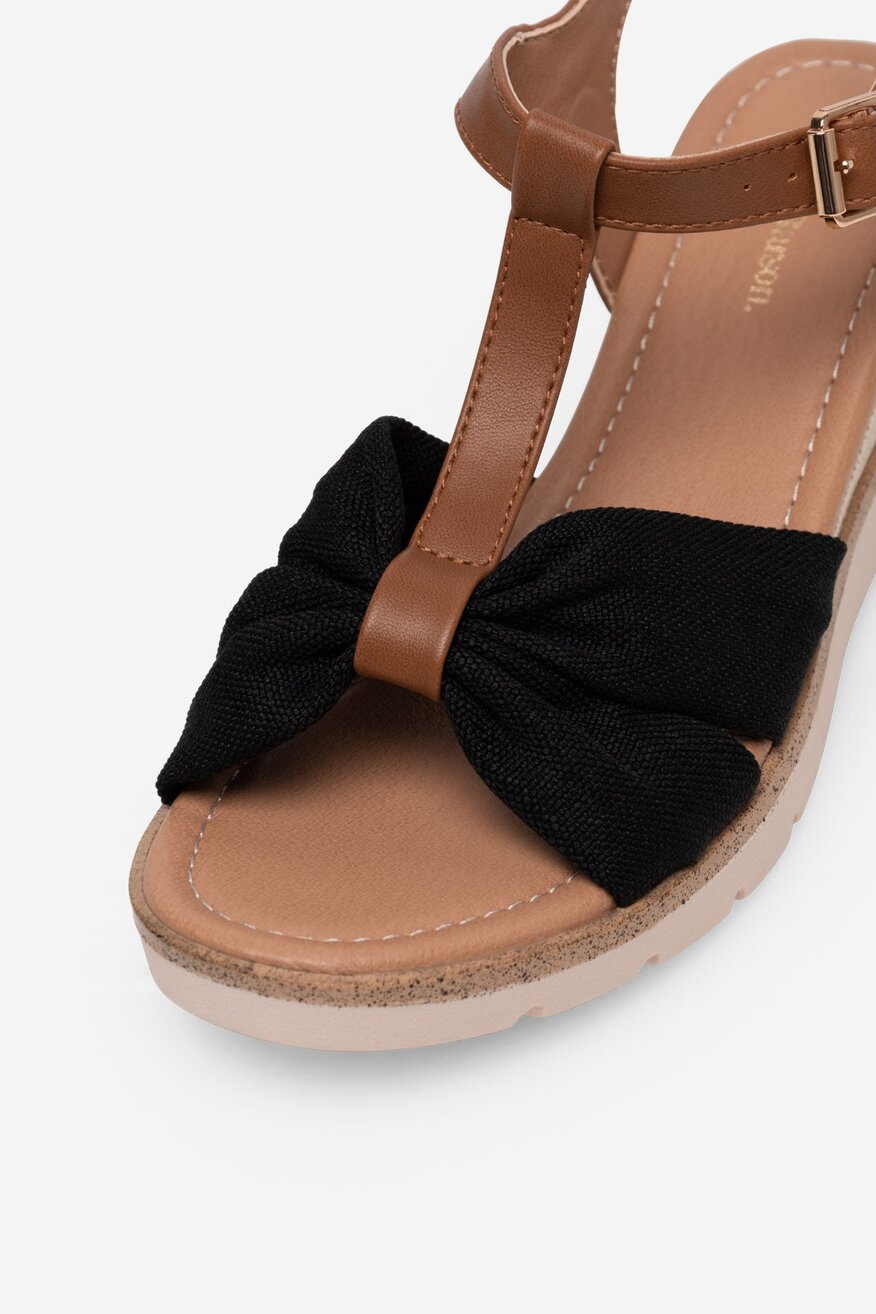 
                Clara Barson - Sandały na koturnie - 5905588591290