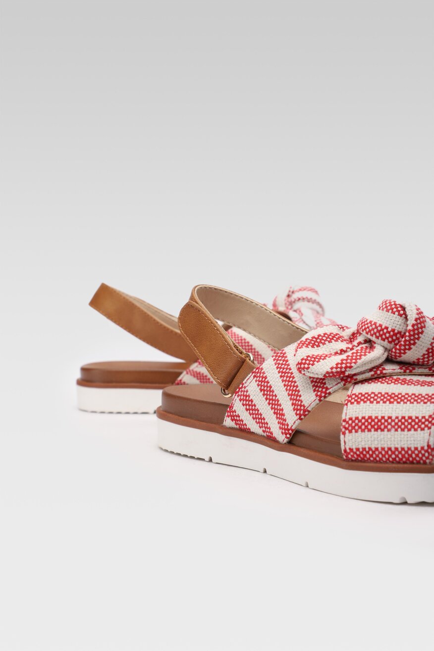 
                Jenny Fairy - Sandały z aplikacją czerwone - 5903698697192