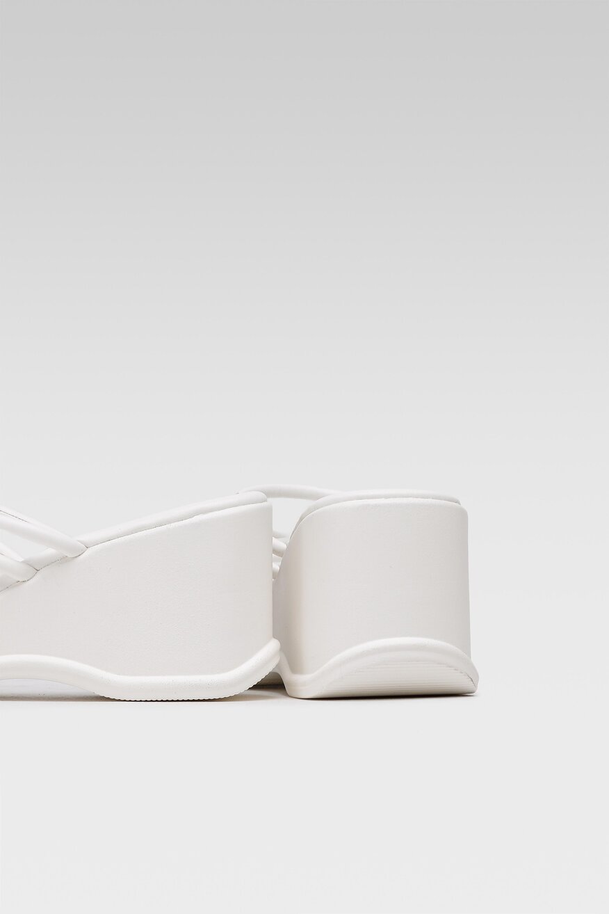 
                Jenny Fairy - Klapki na koturnie - 5904248696719