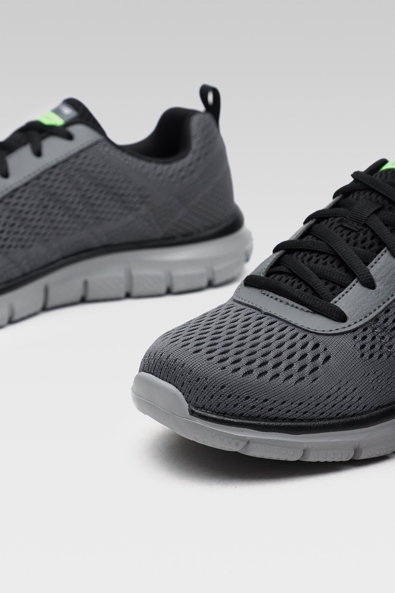 Obuwie sportowe Skechers 232081 CCBK Szary