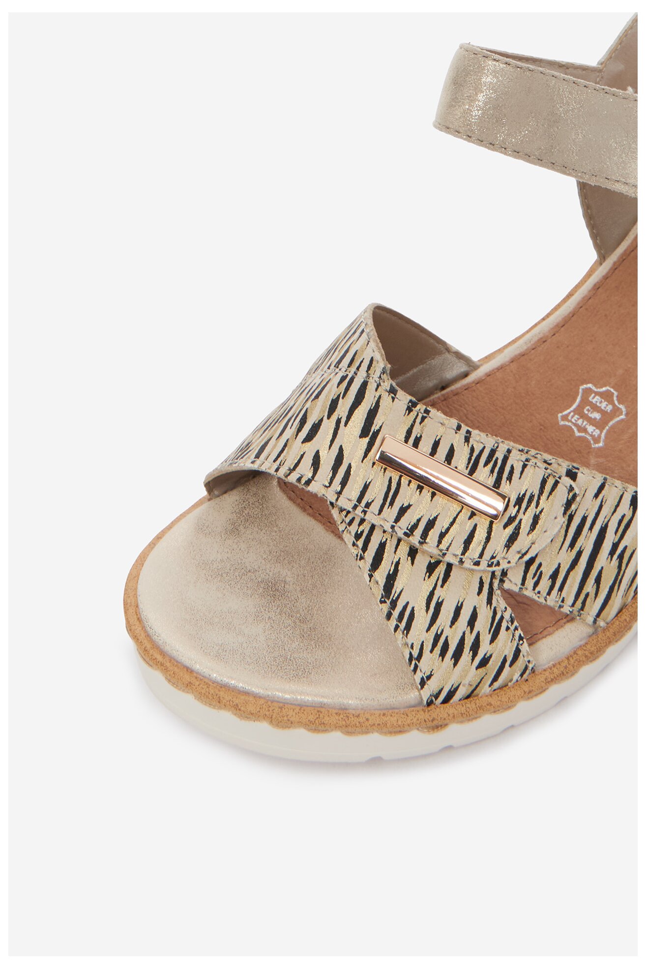 Sandały Remonte CEO-R6266-90 Złoty