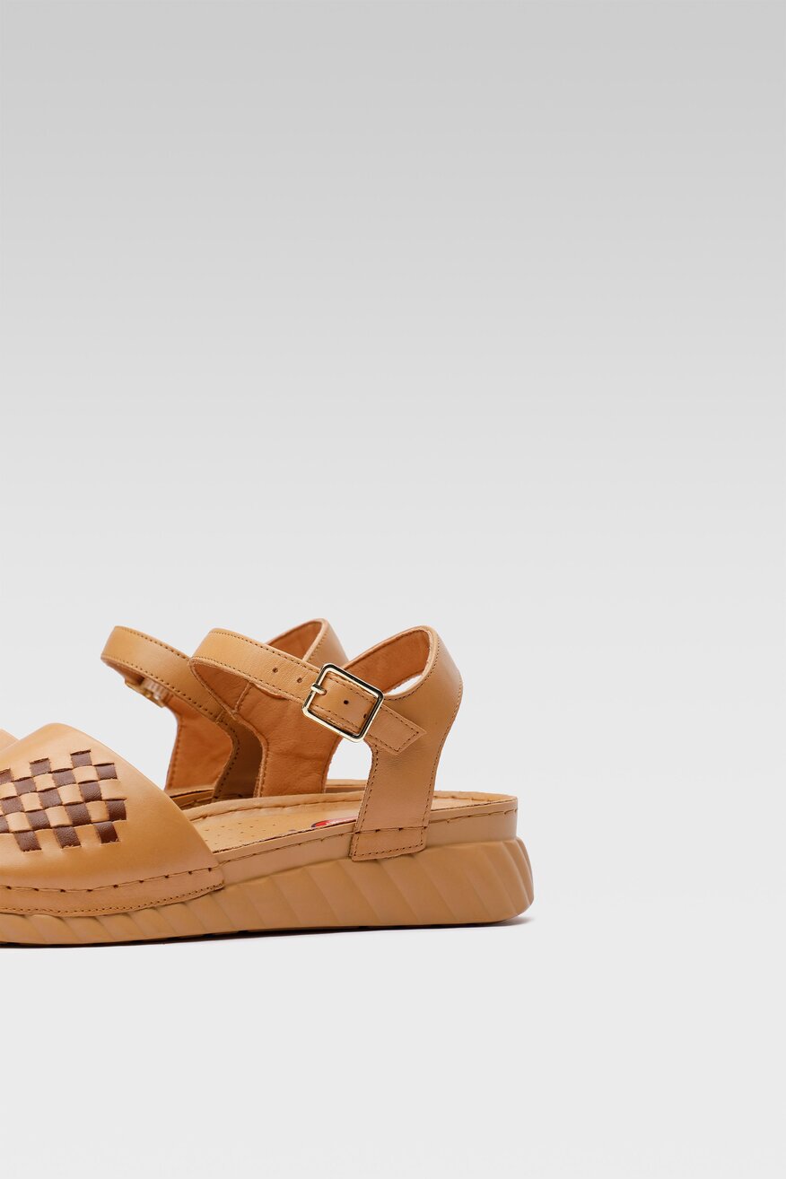 
                Go Soft - Sandały skórzane - 5904248692421