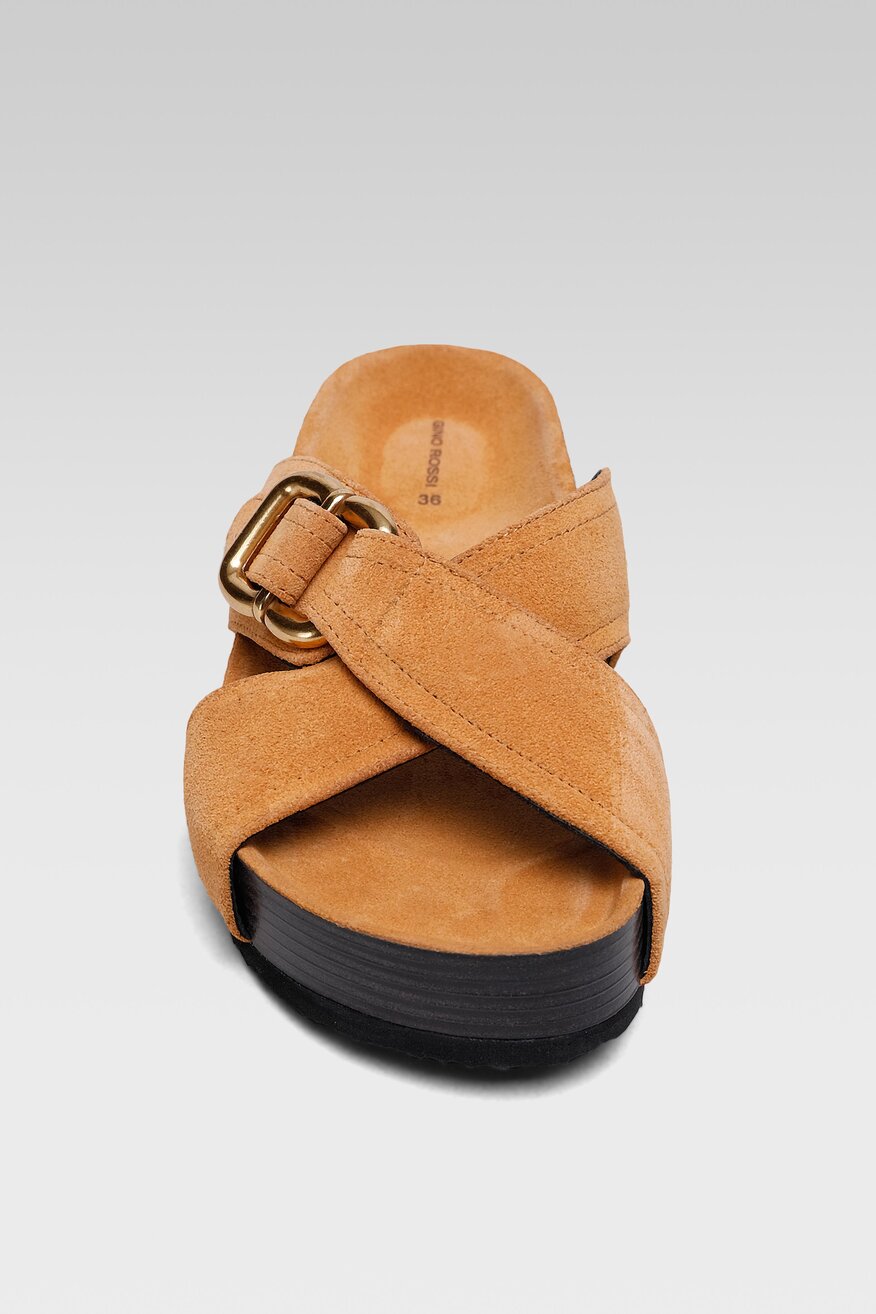 
                Gino Rossi - Klapki skórzne na platformie - 5904248442224