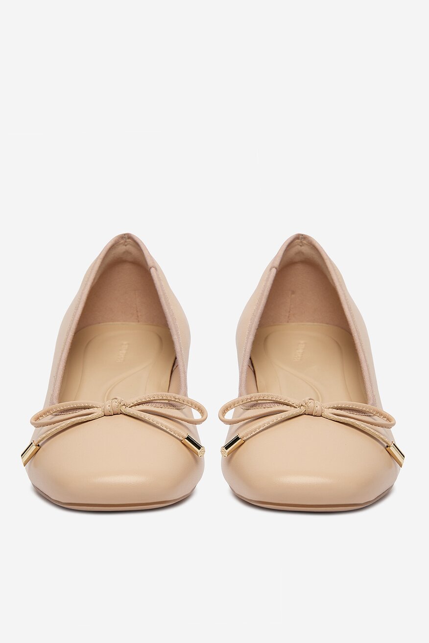 
                Елегантни обувки Gino Rossi БЕЖОВ - 5906751792896