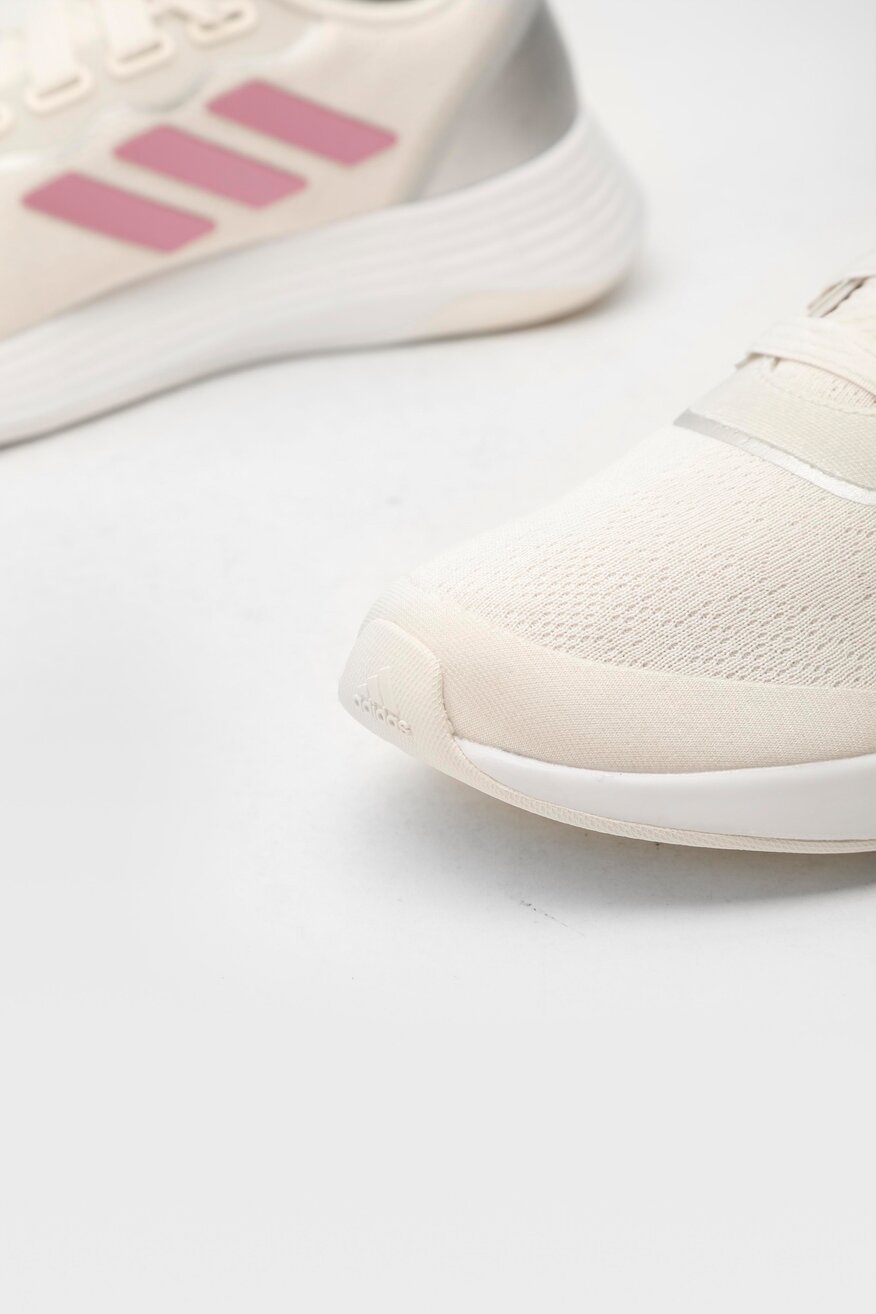 
                adidas - Obuwie sportowe pastelowe białe - 5903698634715