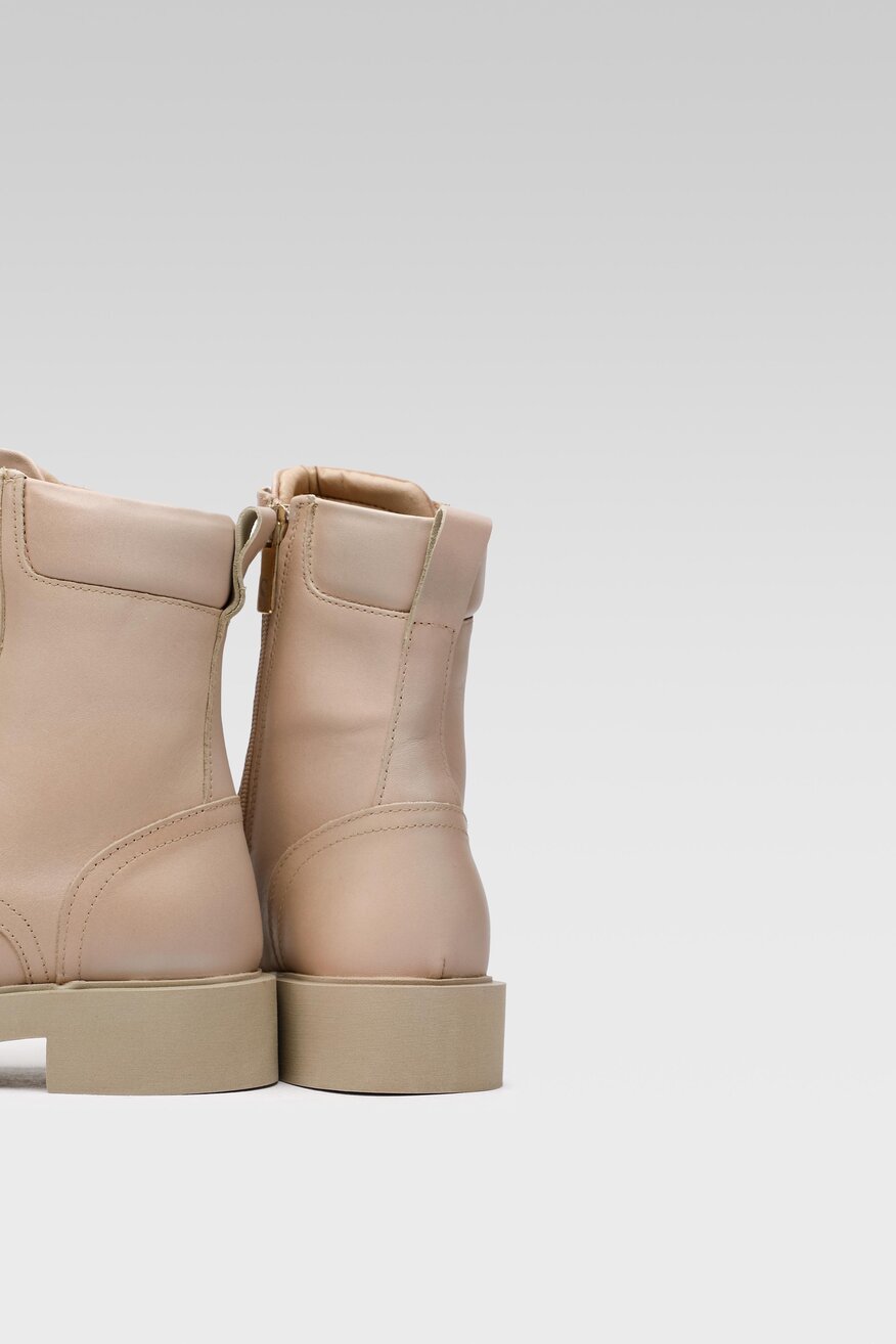 
                SIMPLE - Botki beżowe - 2230032353326