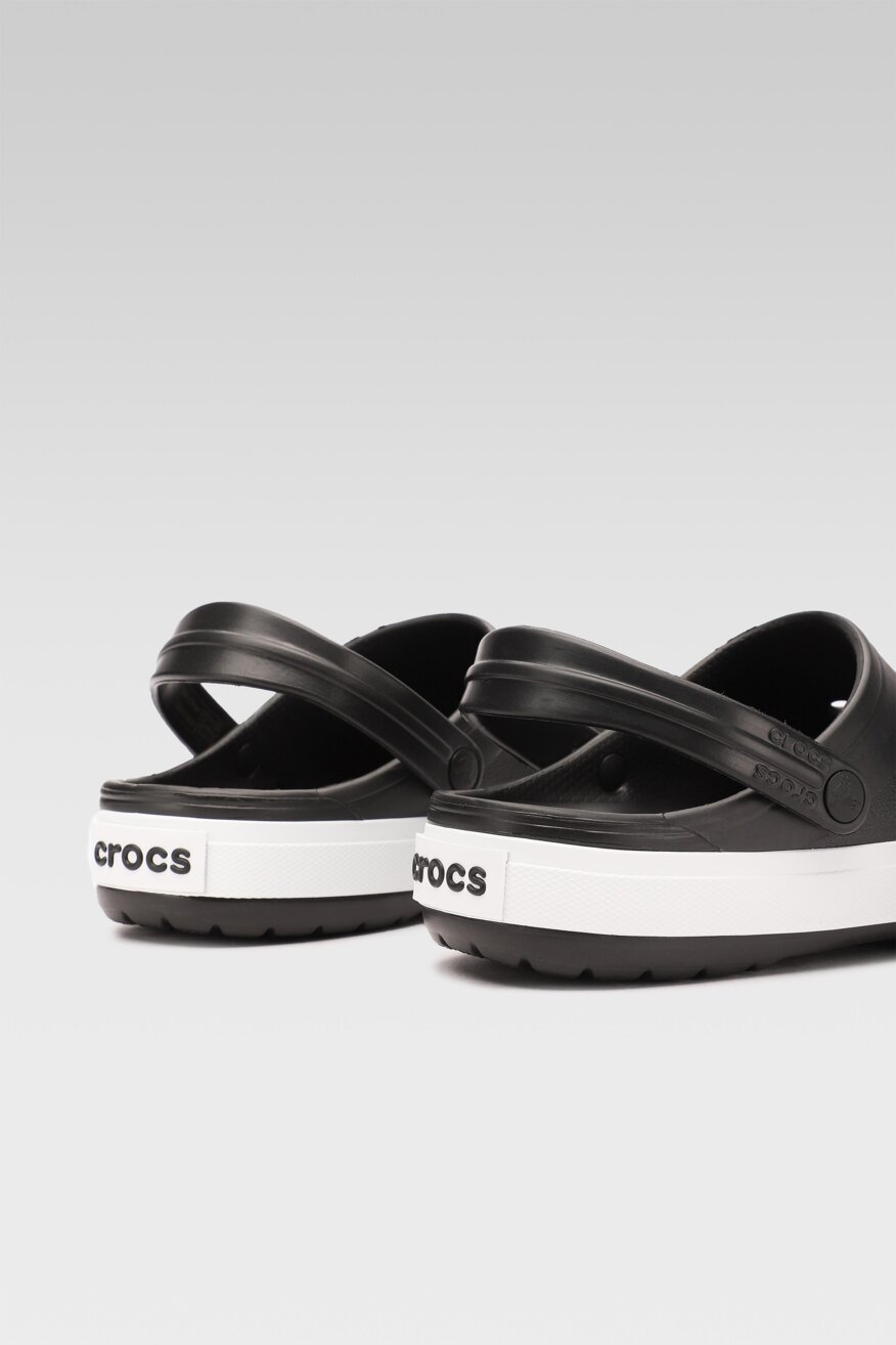 Crocs - Klapki basenowe czarne - 5903698375755