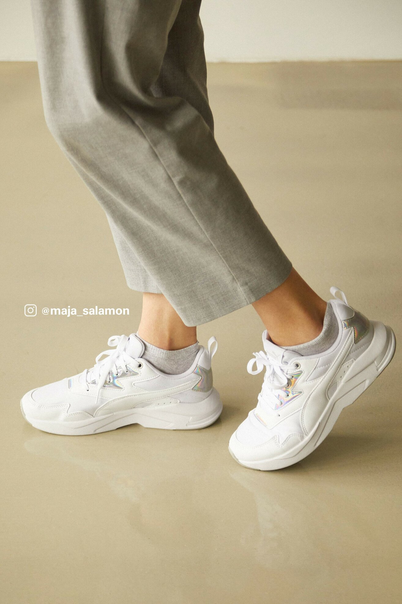 Obuwie sportowe Puma X-RAY LITE METALLIC WMN`S 36885803 Biały