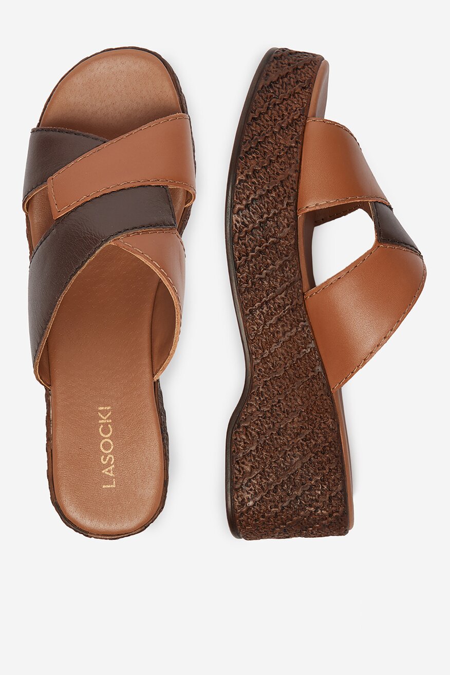 
                Lasocki - Klapki skórzane - 5906751796856